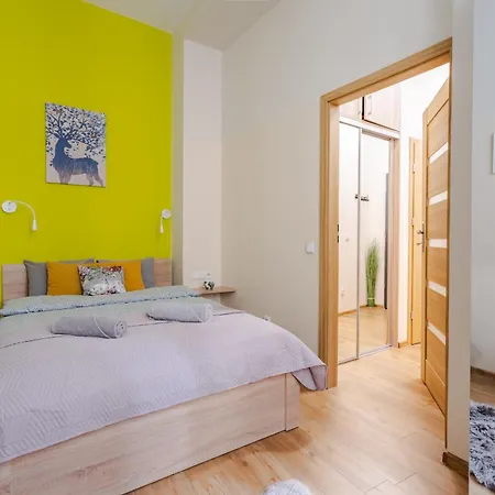 Lägenhet Fair Targi Dworzec Gasiorowskich *